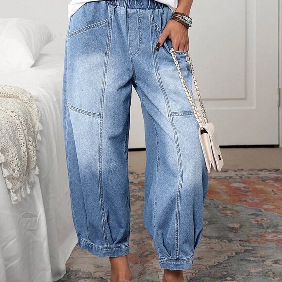 Light Wash Casual Women's Pocketed Relaxed Flared Jeans - Picture 3 of 7